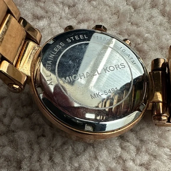 Michael Kors MK5491 Rose Gold Watch - Picture 3 of 4